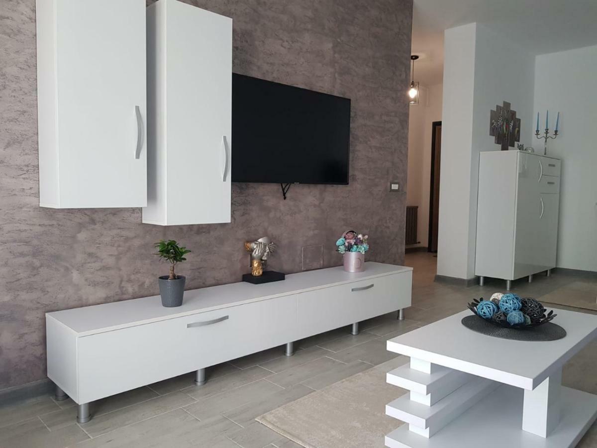 Ranya Apartments Alezzi Beach Resort Năvodari Kültér fotó